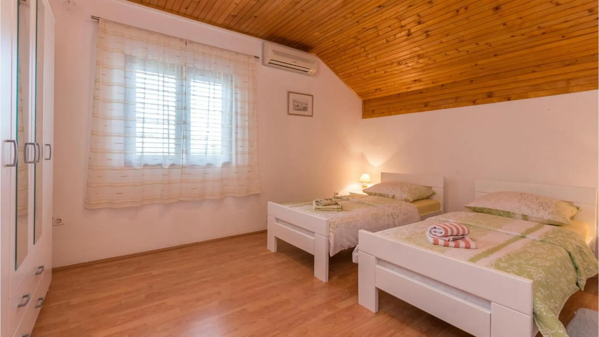 Gorgeous Home In Lisicic With Wifi Lisicici 0*,