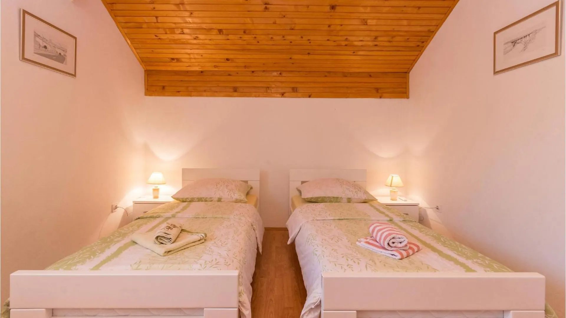 Gorgeous Home In Lisicic With Wifi Lisicici