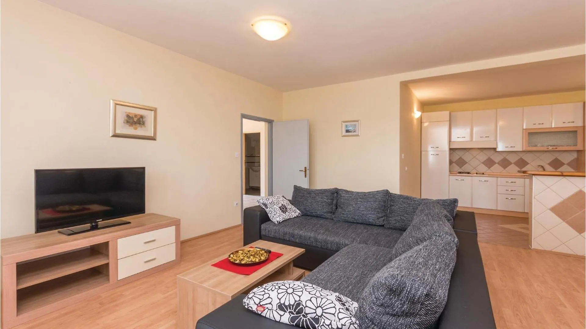Gorgeous Home In Lisicic With Wifi Lisicici