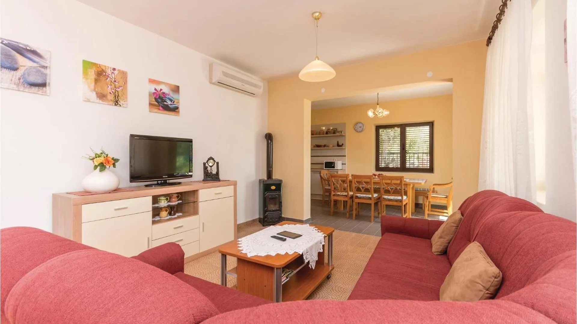 Gorgeous Home In Lisicic With Wifi Lisicici Holiday home