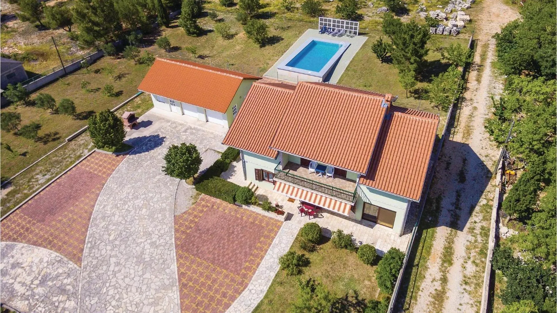 Gorgeous Home In Lisicic With Wifi contacts