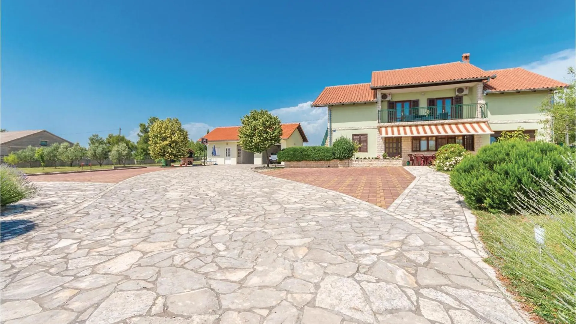 Gorgeous Home In Lisicic With Wifi Lisicici